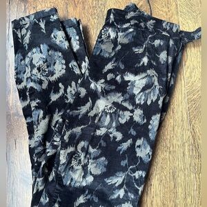 Peruvian Connection Floral Velvet Pants - size 6